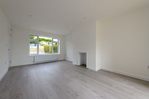 Sitting Room- click for photo gallery